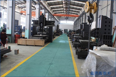 怎樣才能保證精雕機的加工精度